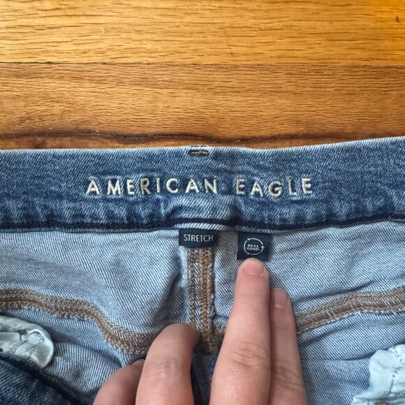 AE Curvy Super High-Waisted Baggy Straight Jeans – Medium Wash – Size 18 Short - Picture 3 of 8